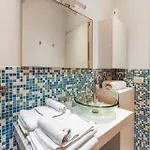 Morgagni Suites- Elegante Bilocale Con Tram T1 Sotto Casa Apartman *