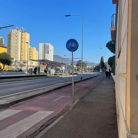 Morgagni Suites- Elegante Bilocale Con Tram T1 Sotto Casa Lägenhet Florens