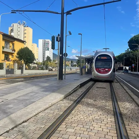 Morgagni Suites- Elegante Bilocale Con Tram T1 Sotto Casa *