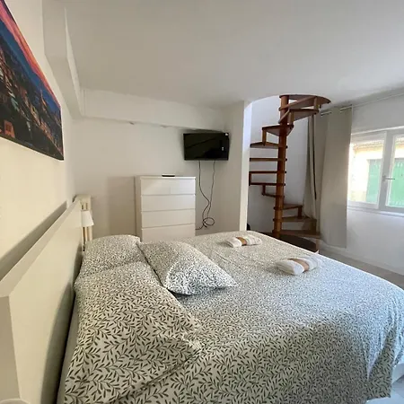 Morgagni Suites- Elegante Bilocale Con Tram T1 Sotto Casa