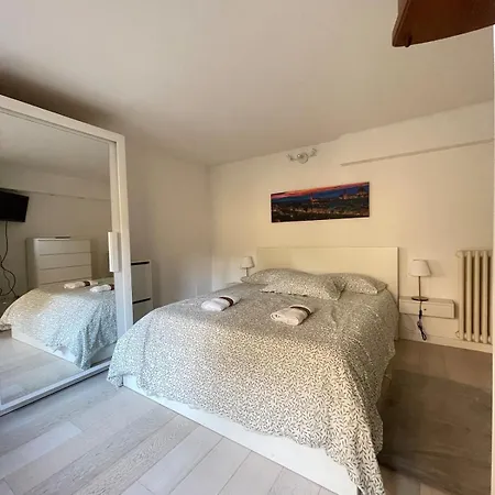 Morgagni Suites- Elegante Bilocale Con Tram T1 Sotto Casa Lägenhet Florens