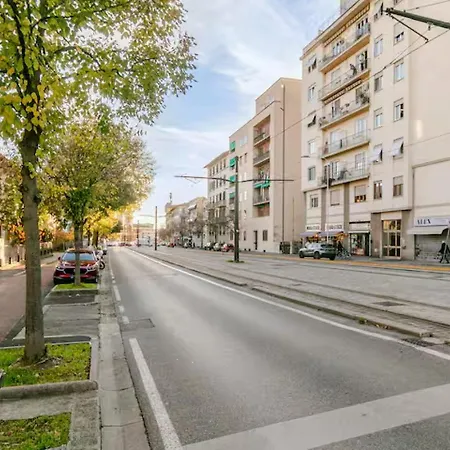 Апартаменты Morgagni Suites- Elegante Bilocale Con Tram T1 Sotto Casa